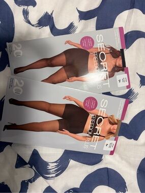 Hanes Black and Nude Sheer Pantyhose - Secret Freedom Plus